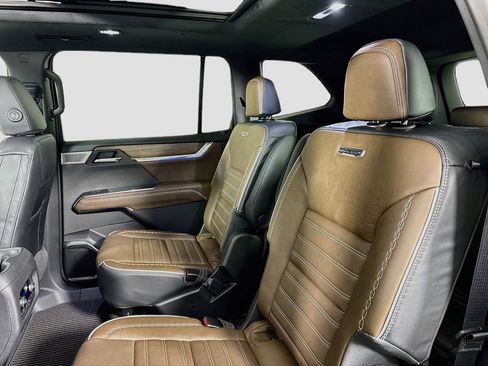 New 2026 GMC Acadia Denali Ultimate AWD/4WD image 24