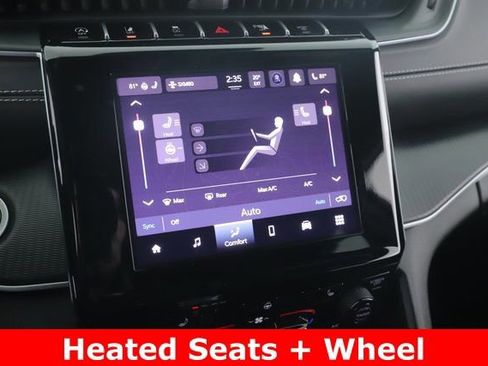 Used 2025 Jeep Grand Cherokee Altitude image 4