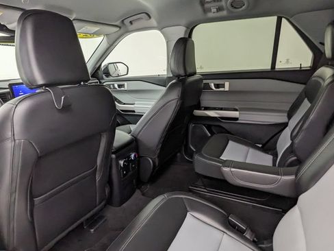 Certified 2024 Ford Explorer XLT w/ Equipment Group 202A AWD/4WD image 34