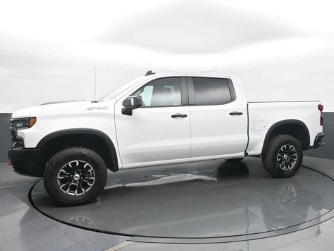 Used 2022 Chevrolet Silverado 1500 ZR2 w/ Technology Package image 2