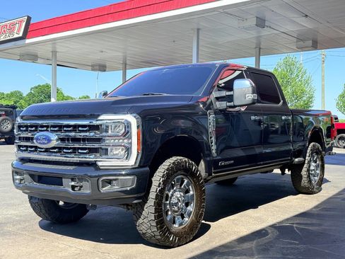 Used 2023 Ford F250 Lariat w/ Chrome Package image 6
