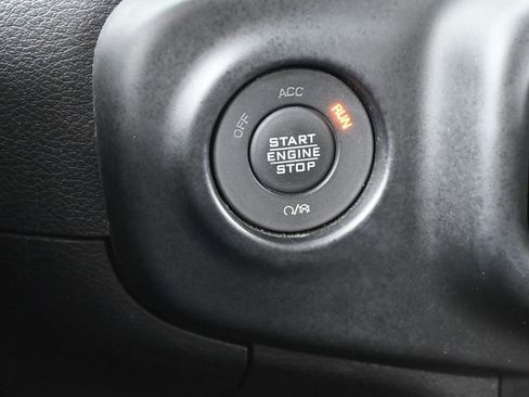 Used 2022 Jeep Wrangler Unlimited Sahara image 26