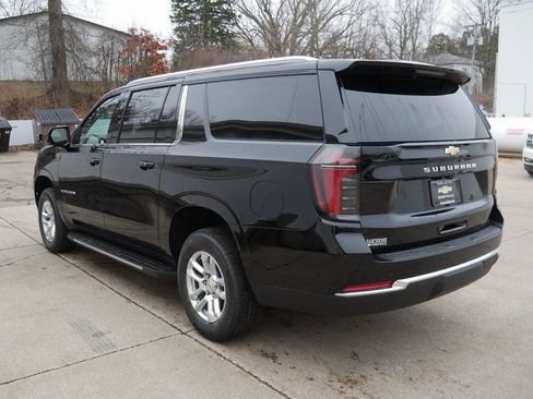 New 2026 Chevrolet Suburban LS image 5