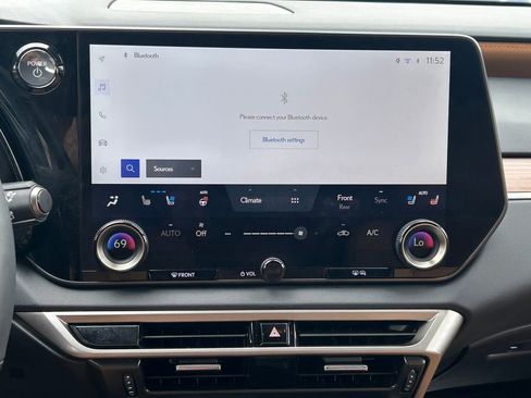 Used 2025 Lexus RX 350h w/ Kick Sensor & Tow Package AWD/4WD image 19
