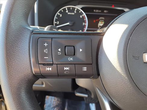 Used 2023 Nissan Rogue SV image 24