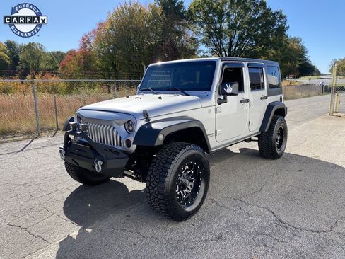 Used 2011 Jeep Wrangler Unlimited Sahara image 6