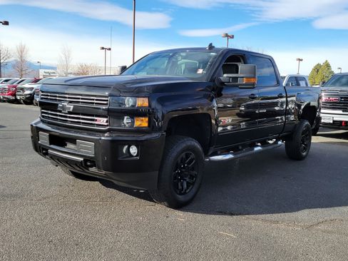 Used 2016 Chevrolet Silverado 2500 LT w/ Midnight Edition image 4