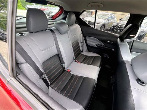 Used 2024 Nissan Kicks SR w/ SR Premium Package FWD image 36
