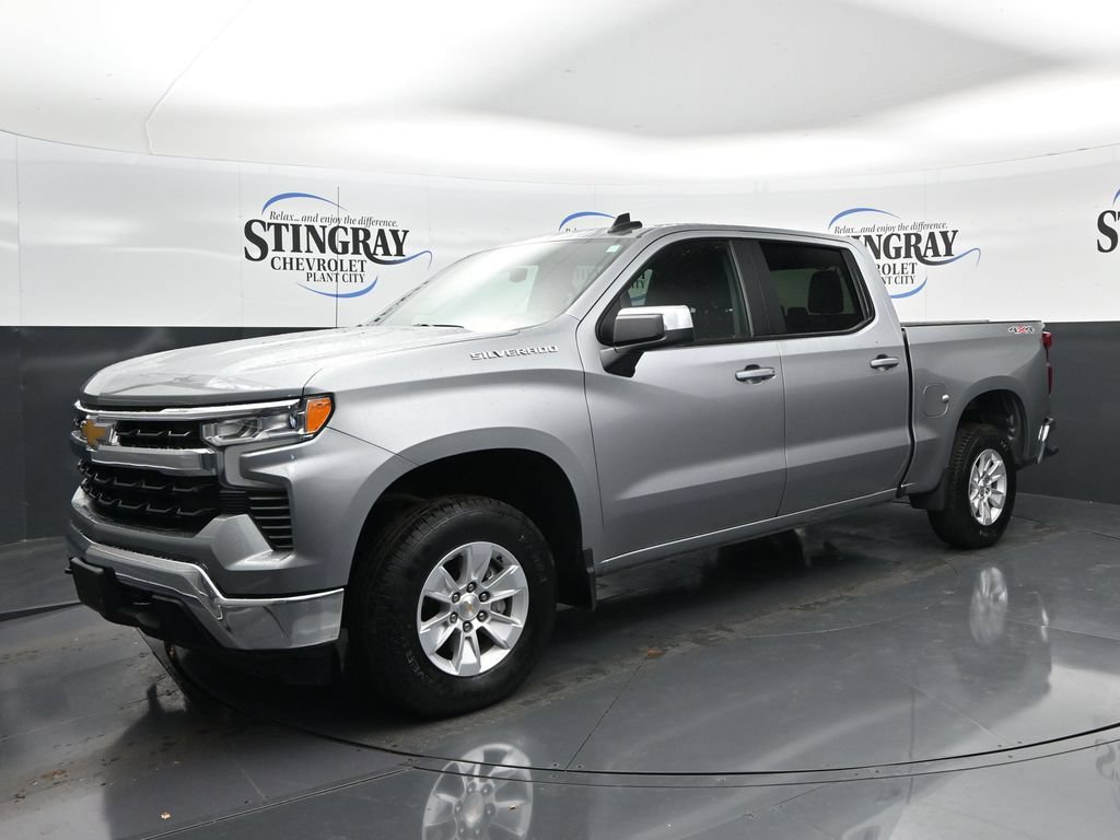 Used 2025 Chevrolet Silverado 1500 LT AWD/4WD image 3