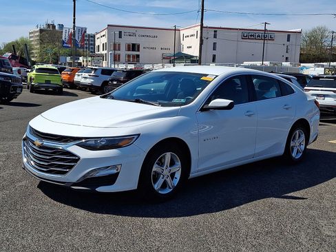 Used 2024 Chevrolet Malibu LT FWD image 3