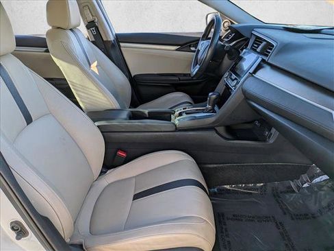 Used 2017 Honda Civic Touring image 22