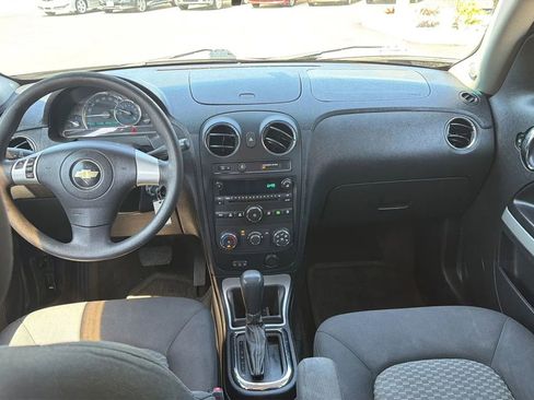 Used 2010 Chevrolet HHR LT FWD image 8