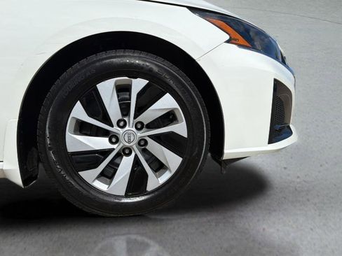 Certified 2024 Nissan Altima 2.5 S FWD image 12