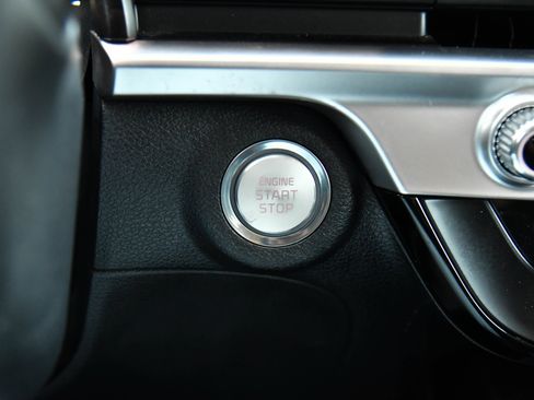 Used 2025 Kia Telluride LX FWD image 29