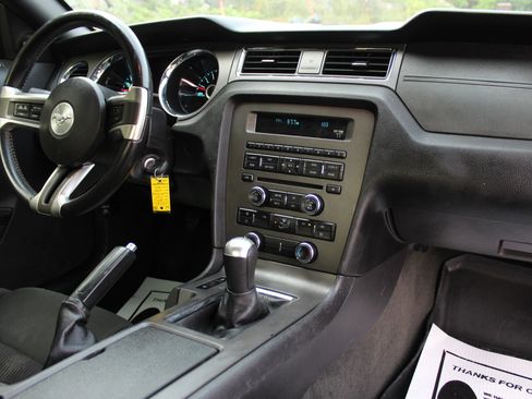 Used 2014 Ford Mustang V6 Coupe 2D image 17