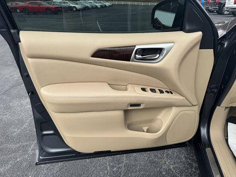 Used 2014 Nissan Pathfinder Platinum w/ Platinum Premium Package image 11