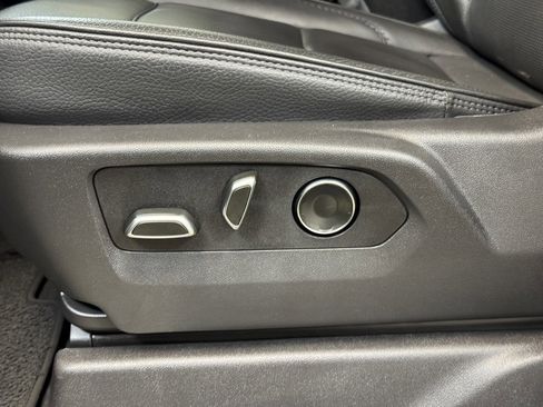 Used 2025 GMC Sierra 3500 Denali w/ Denali Reserve Package image 12