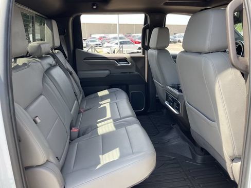Used 2022 GMC Sierra 1500 SLT w/ SLT Premium Plus Package AWD/4WD image 28
