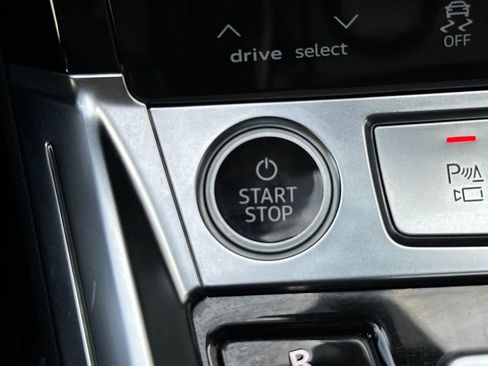 Used 2024 Audi Q8 e-tron Prestige w/ Prestige Package image 23