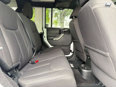Used 2017 Jeep Wrangler Unlimited Sport w/ Quick Order Package 24S AWD/4WD image 28