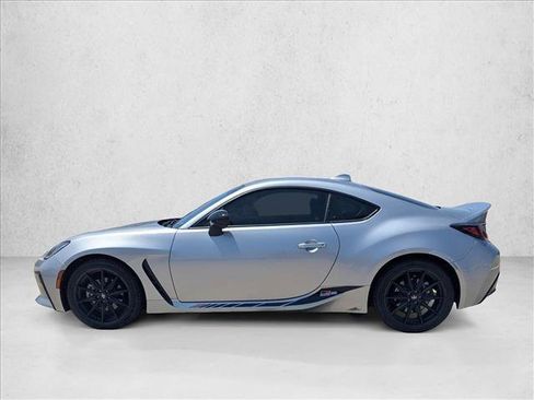 Used 2024 Toyota GR86 Premium RWD image 8