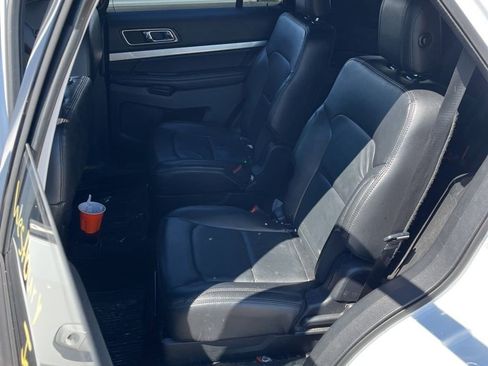 Used 2017 Ford Explorer XLT w/ Equipment Group 202A image 14