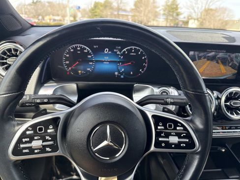 Used 2023 Mercedes-Benz GLB 250 4MATIC image 29
