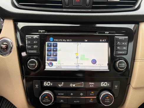 Used 2017 Nissan Rogue SL w/ SL Premium Package image 21