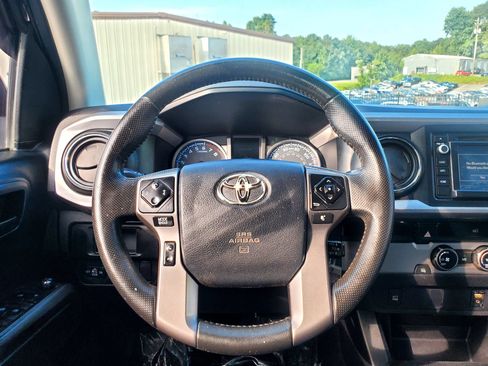 Used 2016 Toyota Tacoma SR5 w/ Towing Package RWD image 28