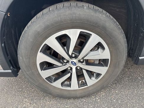 Used 2020 Subaru Outback Premium image 9