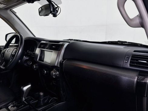 Used 2017 Toyota 4Runner TRD Off-Road Premium AWD/4WD image 27