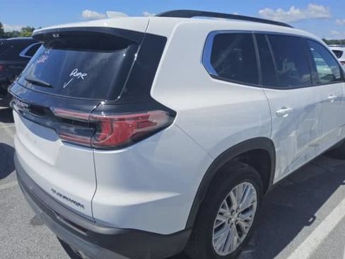 Used 2026 GMC Acadia Elevation w/ Elevation Premium Package FWD image 2