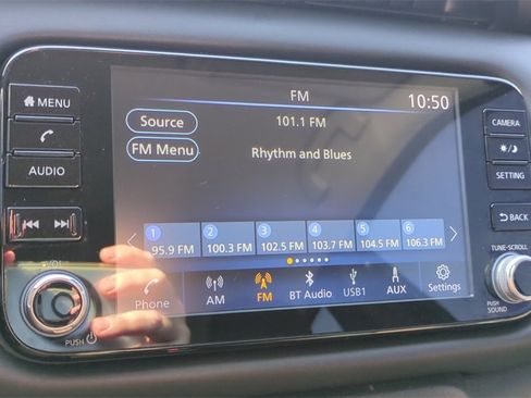 Used 2021 Nissan Kicks SR w/ Interior Electronics Package image 16