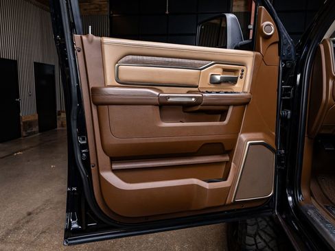 Used 2024 RAM 2500 Limited w/ Safety Group image 36