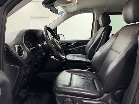 Used 2016 Mercedes-Benz Metris Passenger image 11