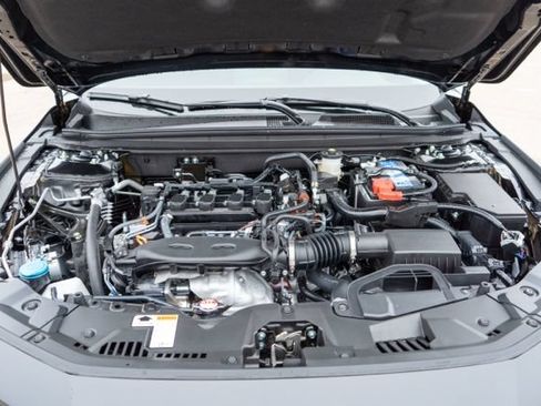 Used 2025 Honda Accord SE image 11