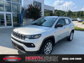 Used 2024 Jeep Compass Latitude w/ Sun and Sound Group AWD/4WD video 1