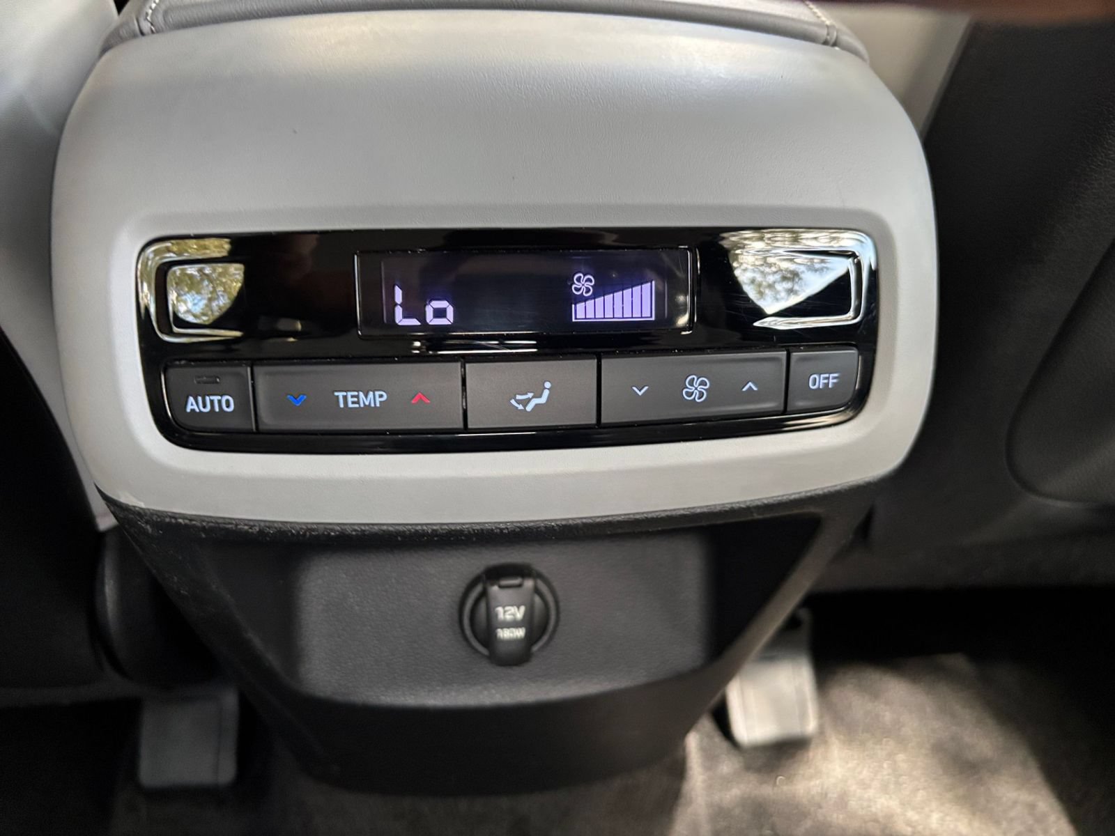 Used 2024 Hyundai Palisade SEL FWD image 25