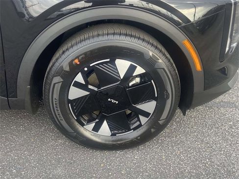 New 2026 Kia Sportage LX image 9