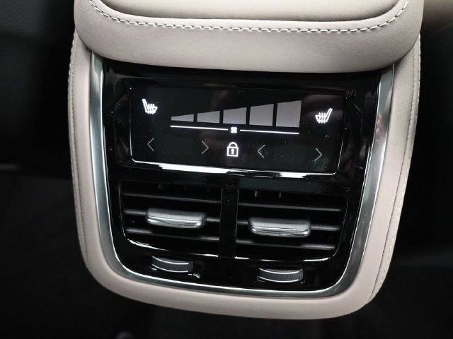 New 2026 Volvo XC90 B6 Plus w/ Protection Package Premier AWD/4WD image 35