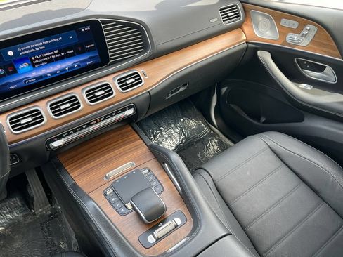 Used 2024 Mercedes-Benz GLS 450 4MATIC image 36