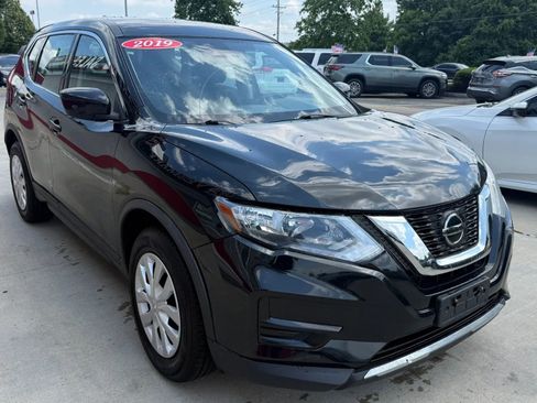 Used 2019 Nissan Rogue S AWD/4WD image 2