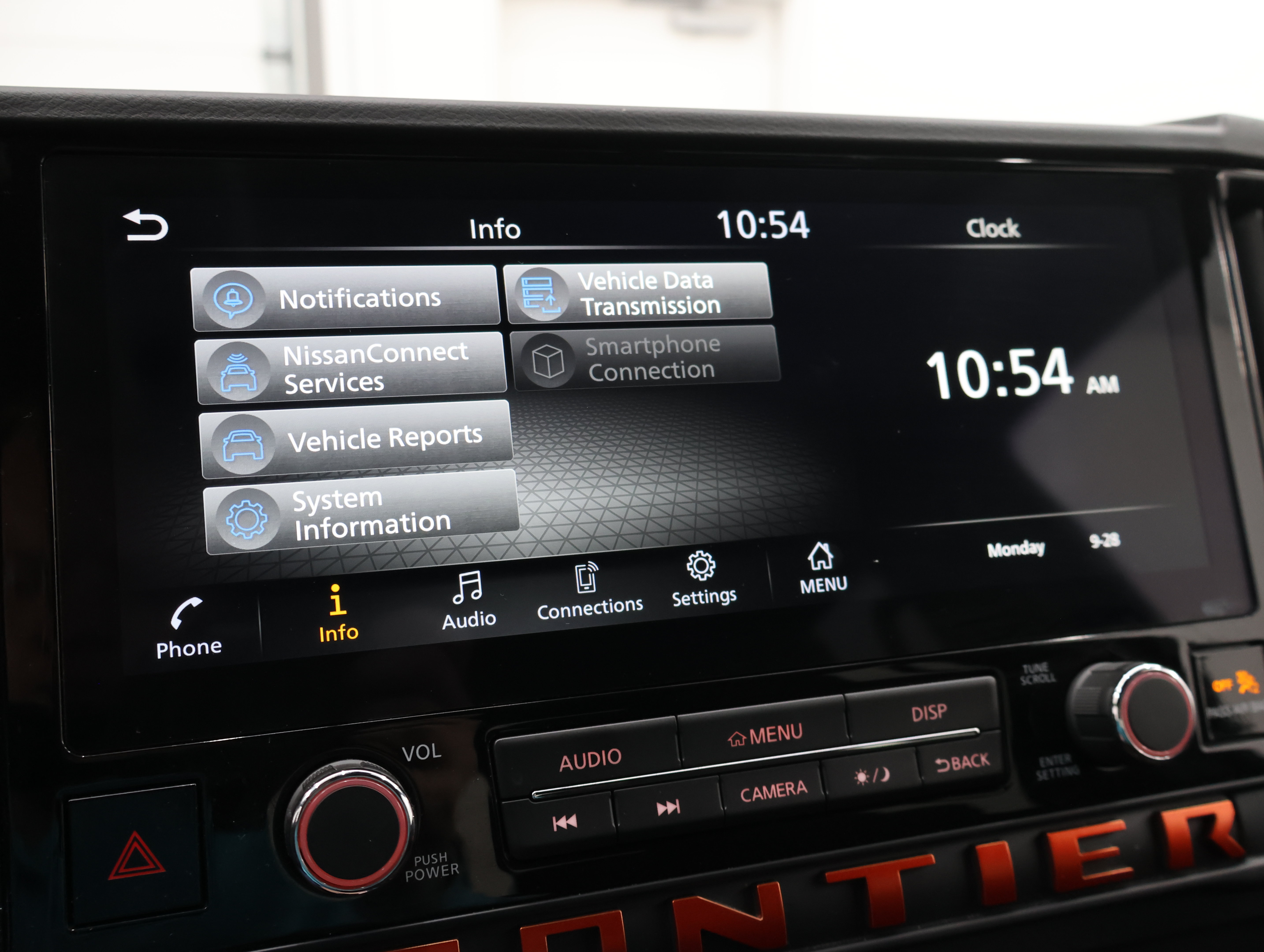 Used 2025 Nissan Frontier PRO-4X AWD/4WD image 48