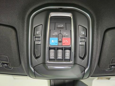 Used 2024 Jeep Grand Cherokee Limited w/ Luxury Tech Group II AWD/4WD image 15