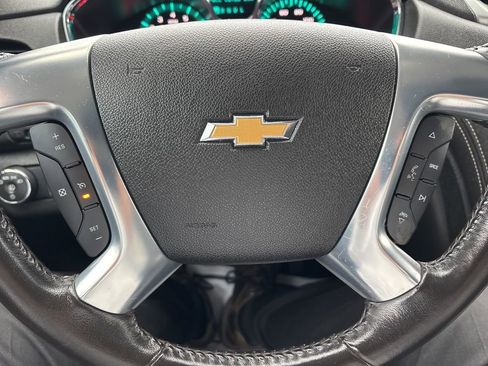 Used 2017 Chevrolet Traverse LT w/ Style and Technology Package image 24