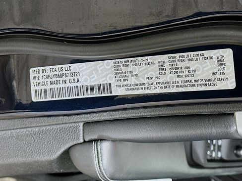 Used 2023 Jeep Grand Cherokee 4WD 4xe image 12