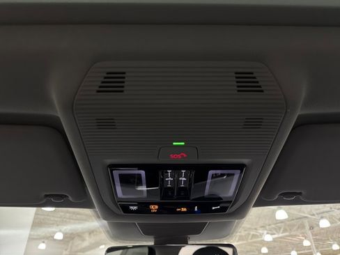 New 2026 Volkswagen Tiguan SE image 35