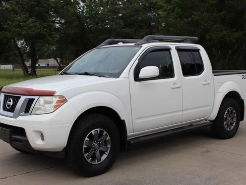 Used 2016 Nissan Frontier PRO-4X w/ Pro-4x Luxury Package AWD/4WD image 1