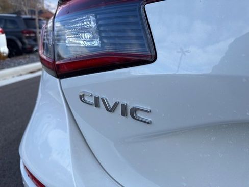 Used 2022 Honda Civic Sport image 11