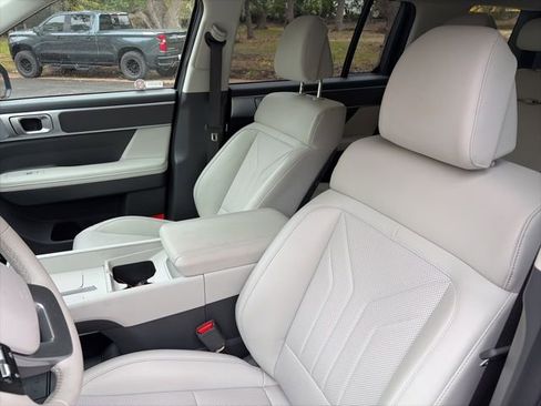 Used 2025 Hyundai Santa Fe SEL image 9